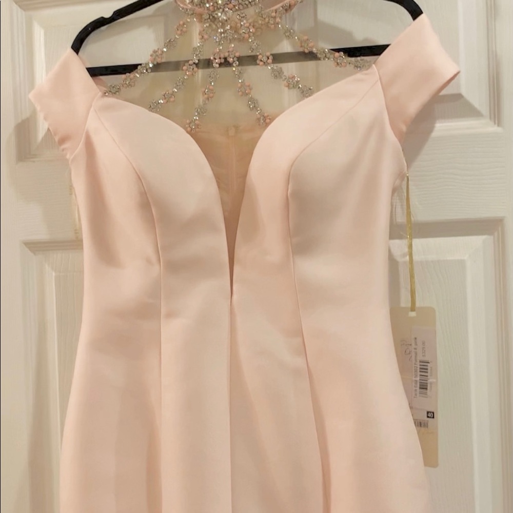 Tarik Ediz pink size 8 brand new no alterations.